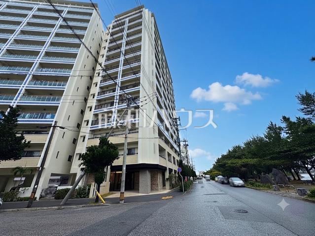 3LDK apartment in Naha, Okinawa - Photo 1