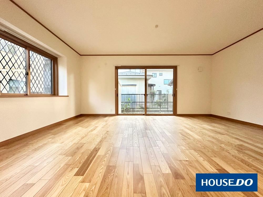 Spacious 5LDK House with Ample Parking in Aoba-ku, Sendai - Photo 1