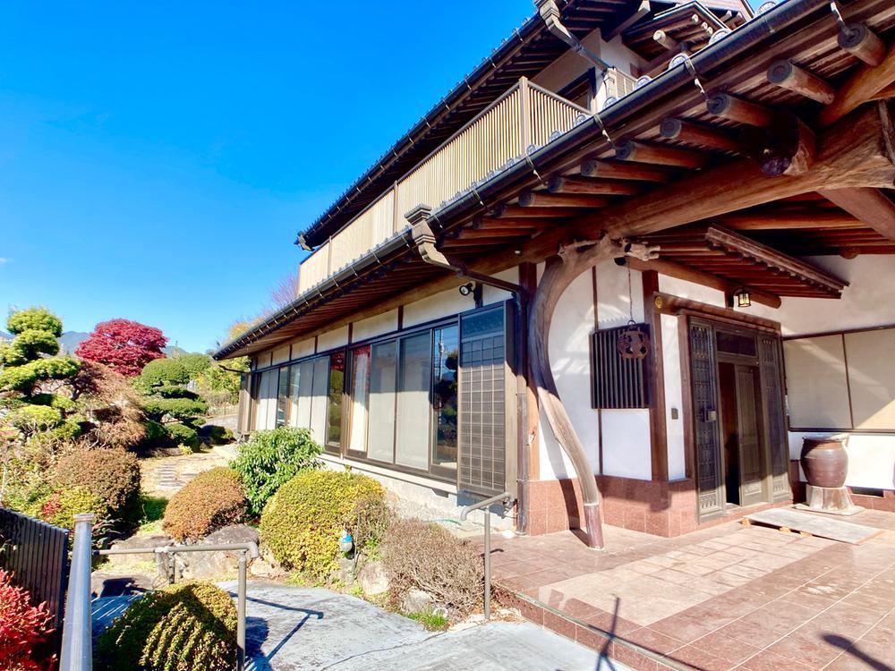 Large 8LDK House with Scenic Views in Ome - Photo 1