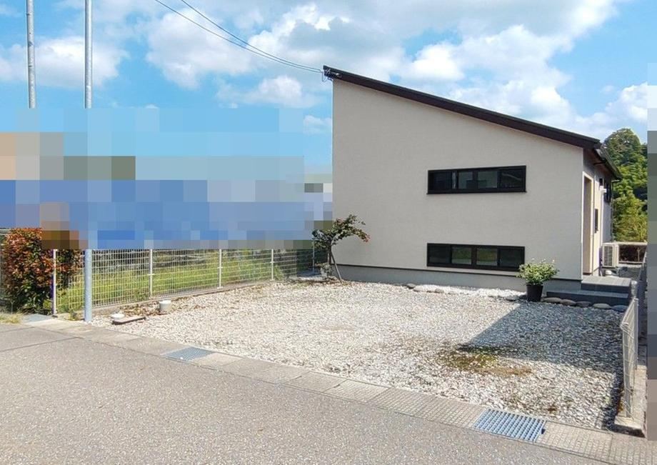 Modern 1LDK Home in Kanazawa - Photo 1