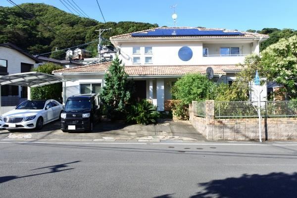 Spacious 6LDK House with Mountain Views in Nagasaki - Photo 1