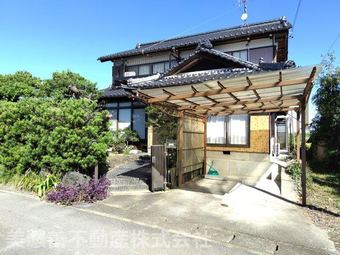 8DK house in Ampachi District