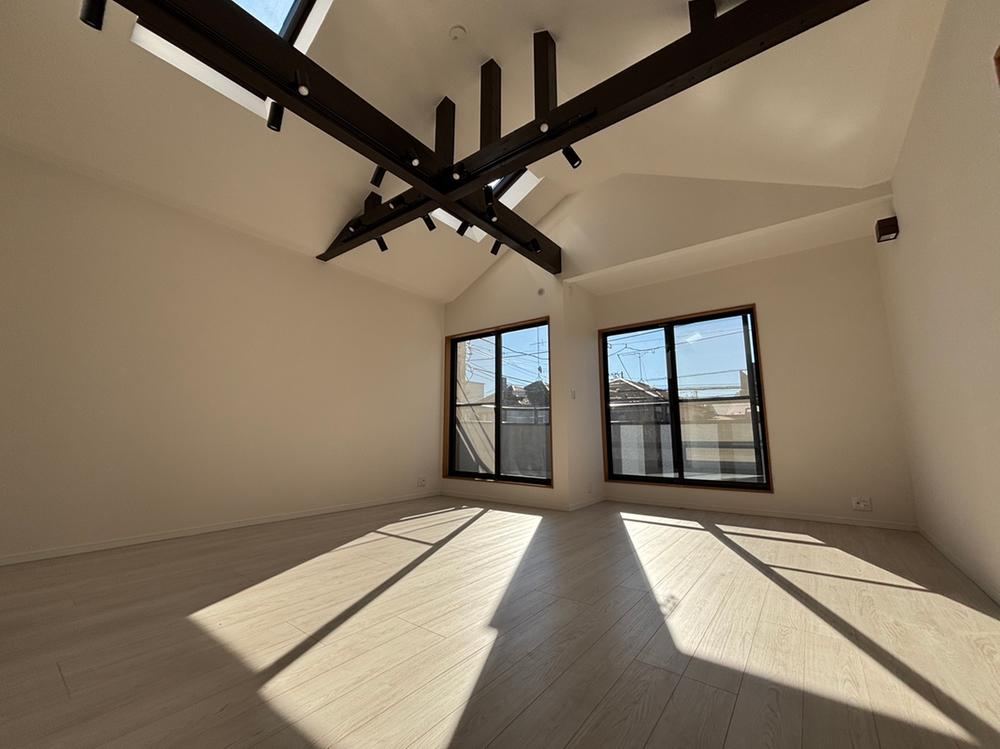 4LDK house in Suginami Ward, Tokyo - Photo 1