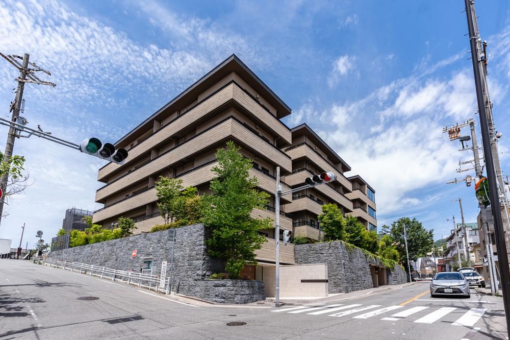 2LDK apartment in Ashiya, Hyogo - Photo 1