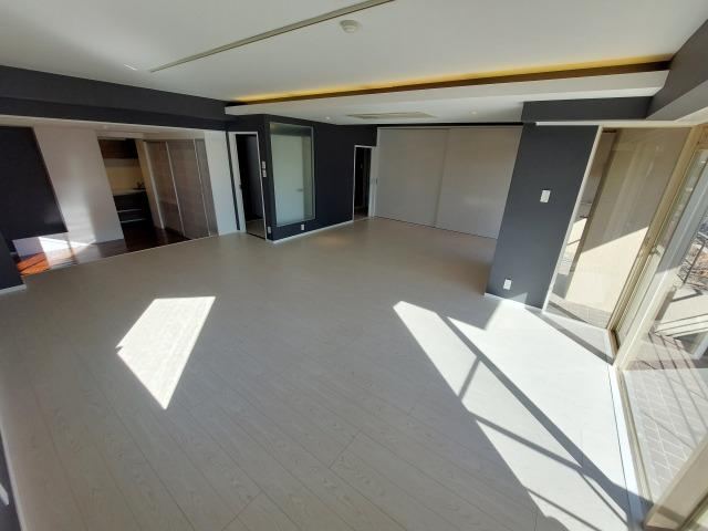 3LDK apartment in Nishinomiya, Hyogo - Photo 1