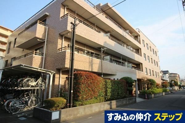 Renovated 3LDK Apartment in Gamou Higashi - Photo 1