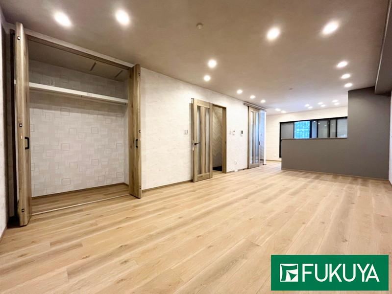 4LDK House with Renovated Interior in Suminoe, Osaka - Photo 1