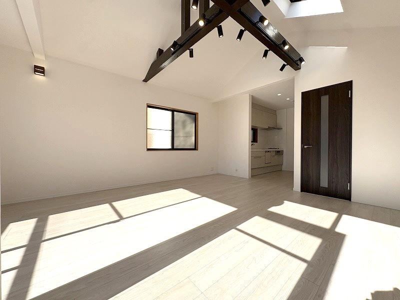 Renovated 4LDK House in Minami-Ogikubo - Photo 1