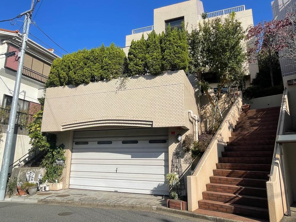 Elegant 5LDK+S House with Garage in Funabashi - Photo 1