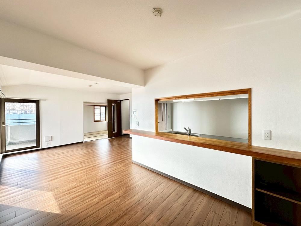 5LDK apartment in Nishi Ward, Hiroshima - Photo 1