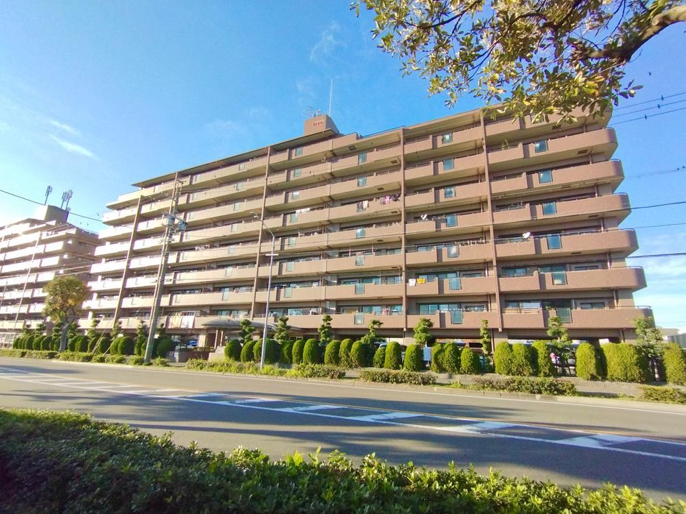 4LDK apartment in Minato Ward, Nagoya, Aichi - Photo 1