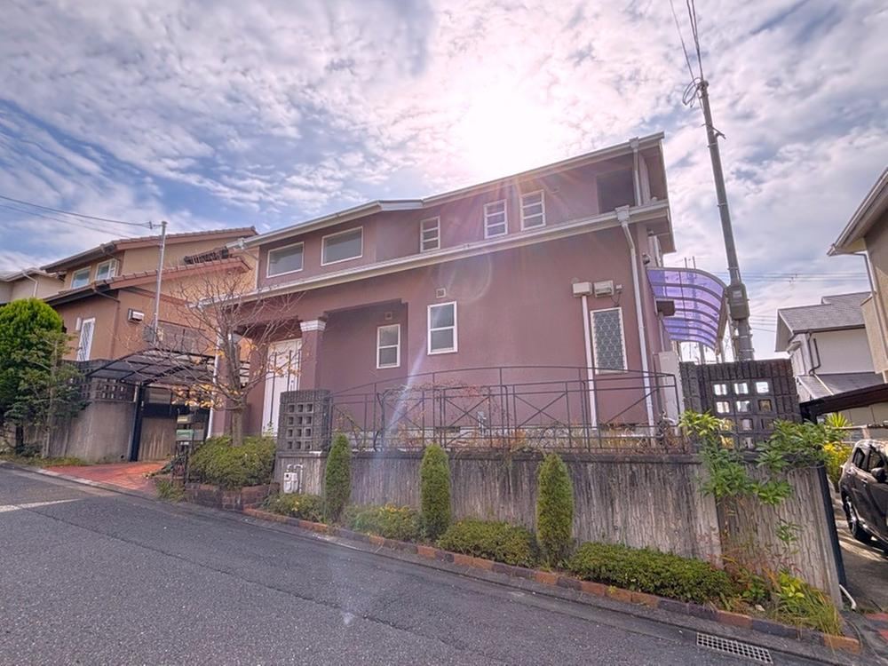 Bright 4LDK Home with Garden in Kikumi-dai - Photo 1