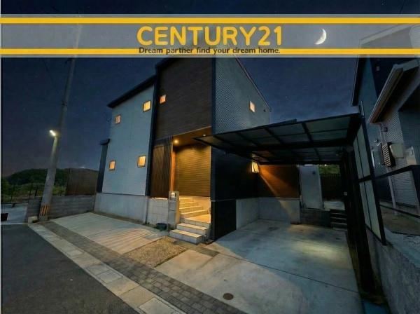 Family-Friendly 4LDK House Near Park and Don Quijote - Photo 1