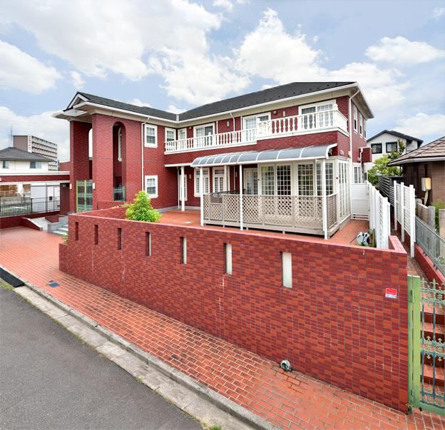 Spacious 5LDK House with Elevator in Kuwana - Photo 1