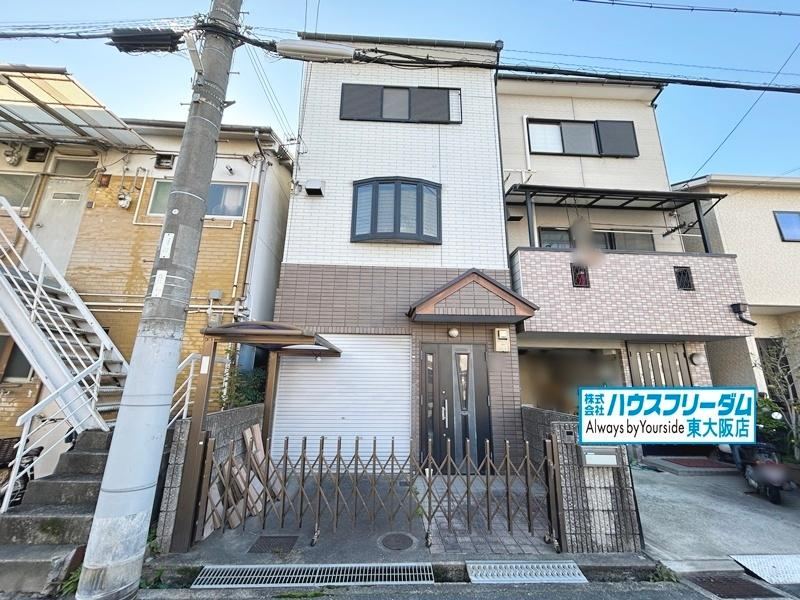 Spacious 5LDK House with Attic Storage in Higashi-Osaka - Photo 1