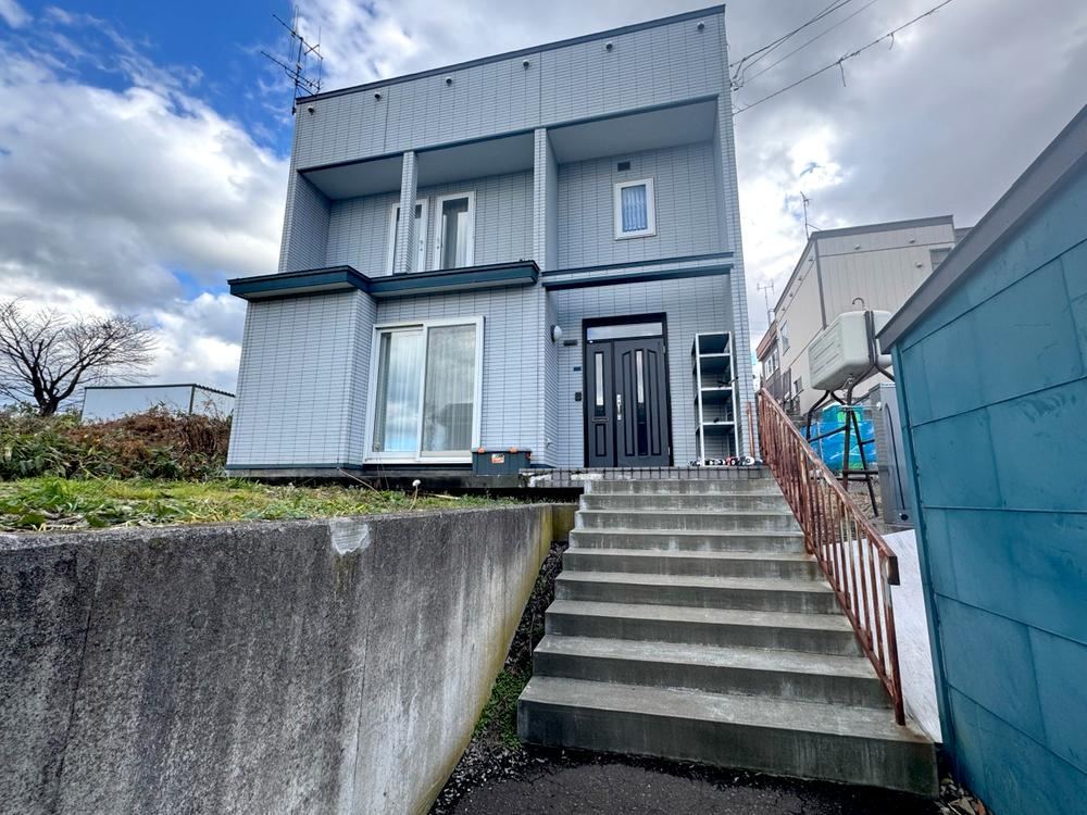 Spacious 4LDK+S House with Garden in Otaru - Photo 1