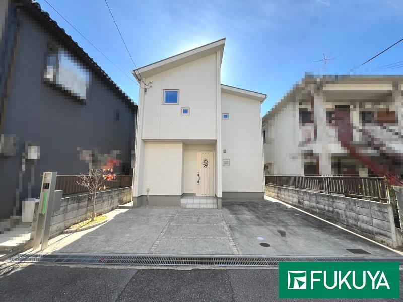 Charming 3LDK House with Mountain Views in Nagaocho, Kobe - Photo 1