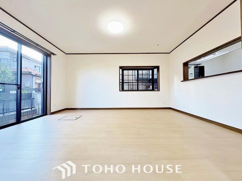 Renovated Home with Built-in Garage in Kashiwa - Photo 1
