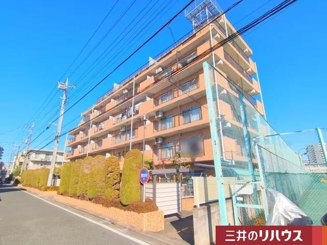 Updated 3LDK Apartment in Minamiurawa - Photo 1