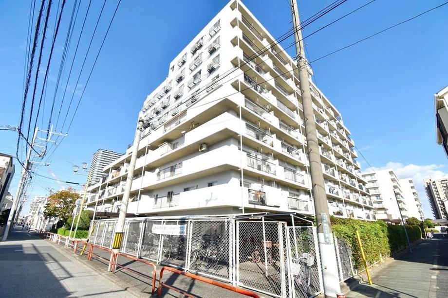 Charming 3LDK Apartment in Central Warabi - Photo 1