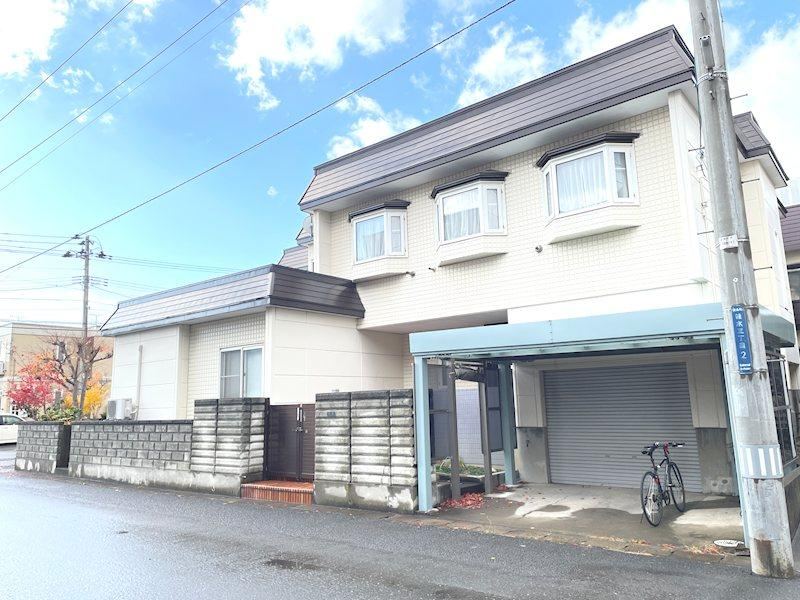 Spacious 6LDK+S House with Garden in Aomori City - Photo 1