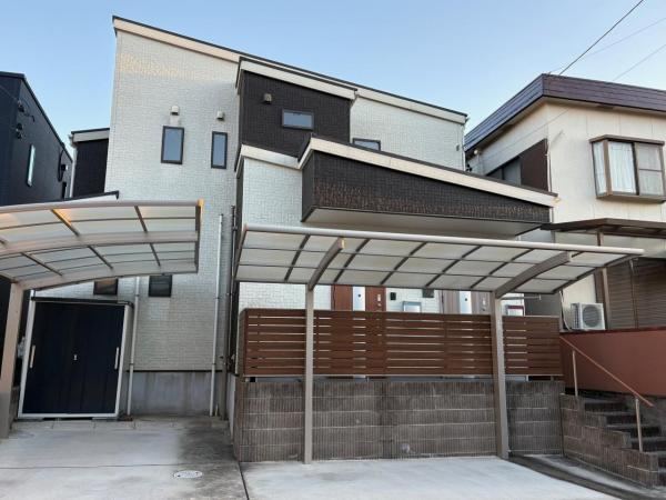 Spacious 4LDK Two-Family Home in Seto - Photo 1