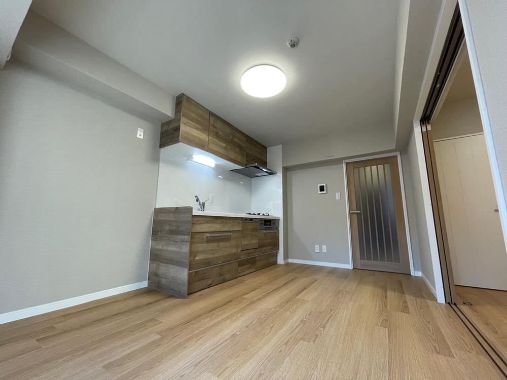 Renovated 2LDK Apartment in Minami-Oi, Tokyo - Photo 1