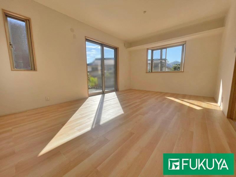 Renovated 5LDK House in Aoyama - Photo 1