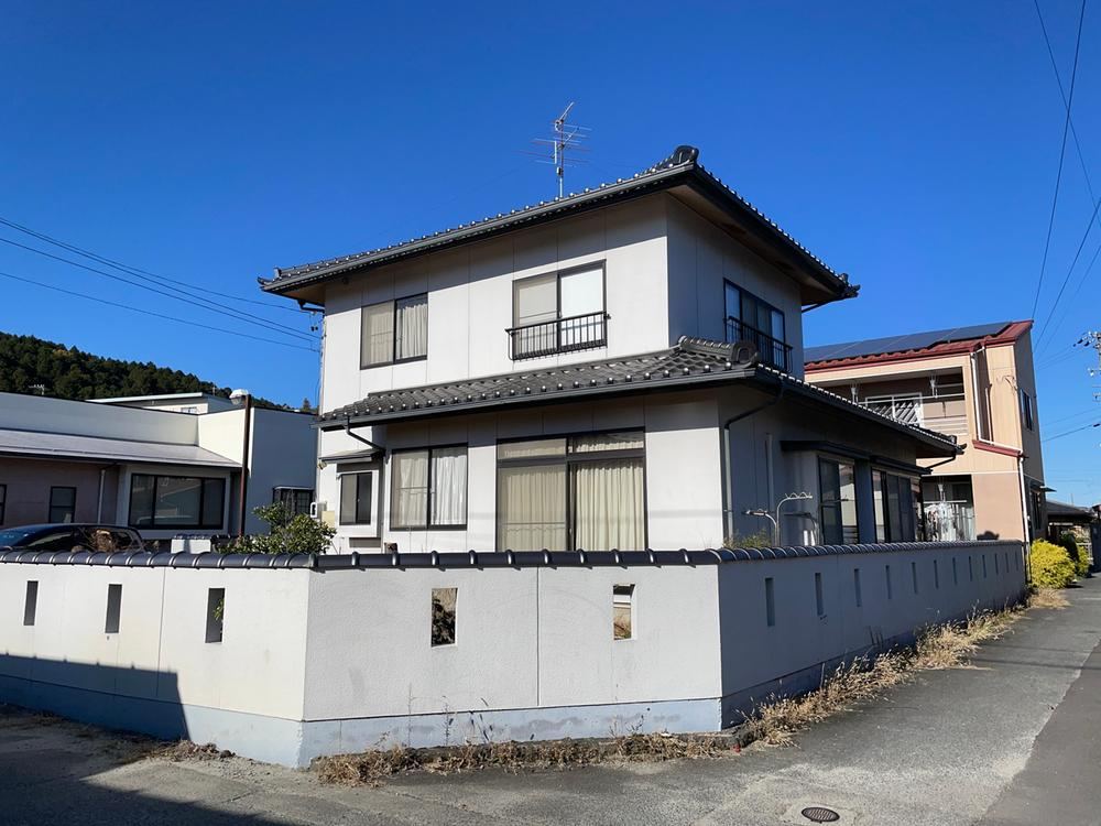 Spacious 4DK Home in Matsuodai - Photo 1