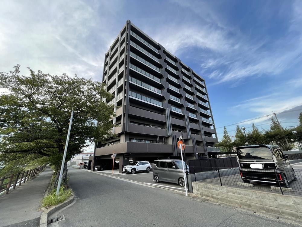 4LDK apartment in Yahatanishi Ward, Kitakyushu, Fukuoka - Photo 1