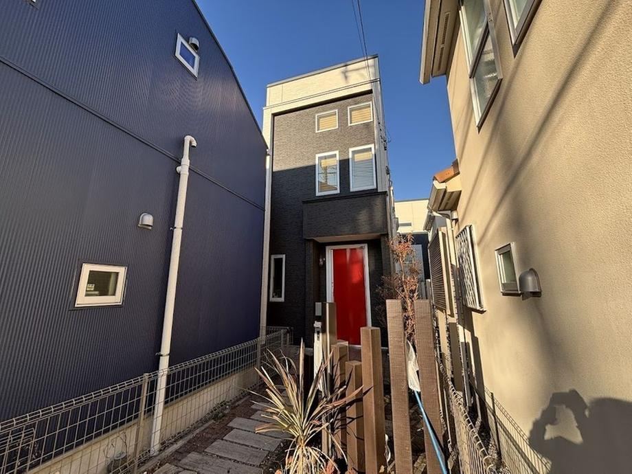 Modern 3LDK House in Hayabuchi, Yokohama - Photo 1