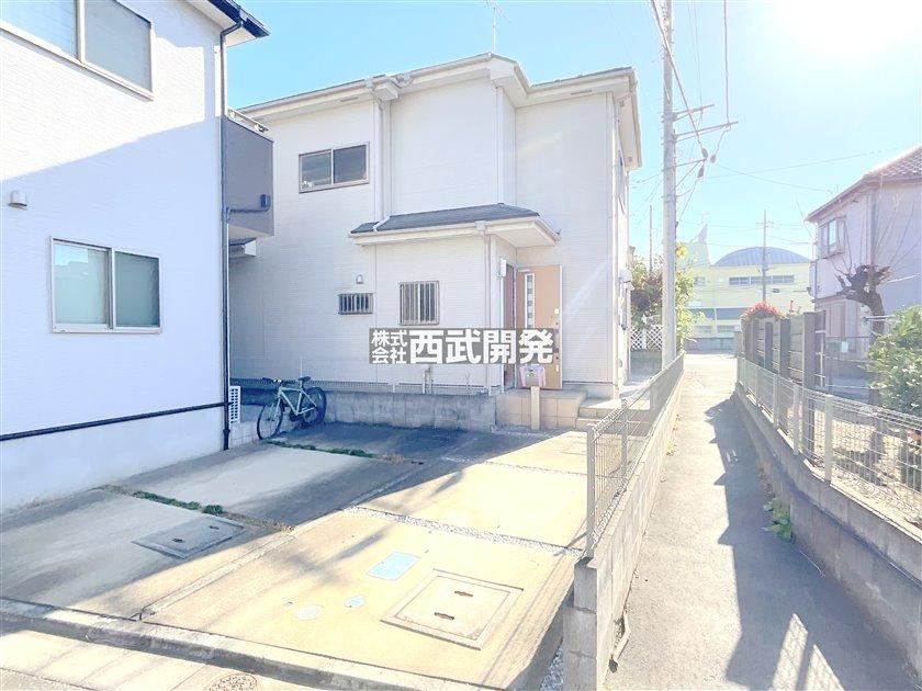 Charming House in Niiza City - Photo 1