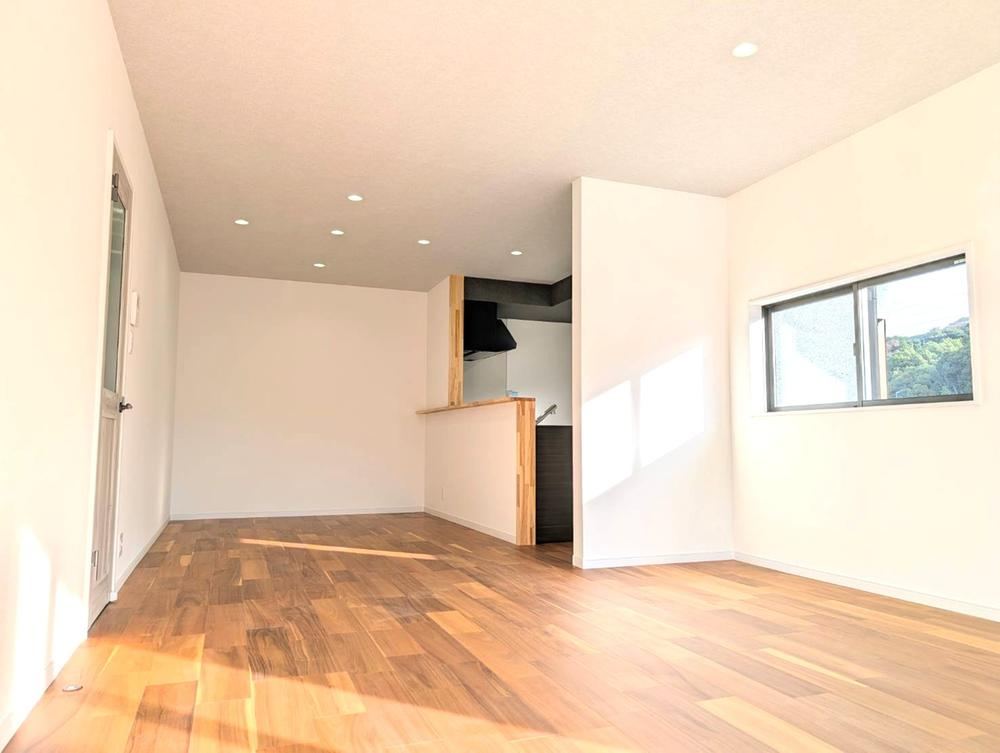 Renovated Home Near Schools in Yahatanishi Ward - Photo 1