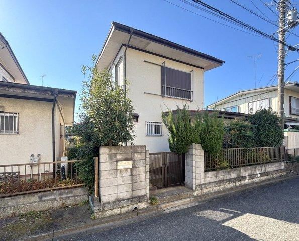 Quiet Residential House Near Park in Sugito, Saitama - Photo 1