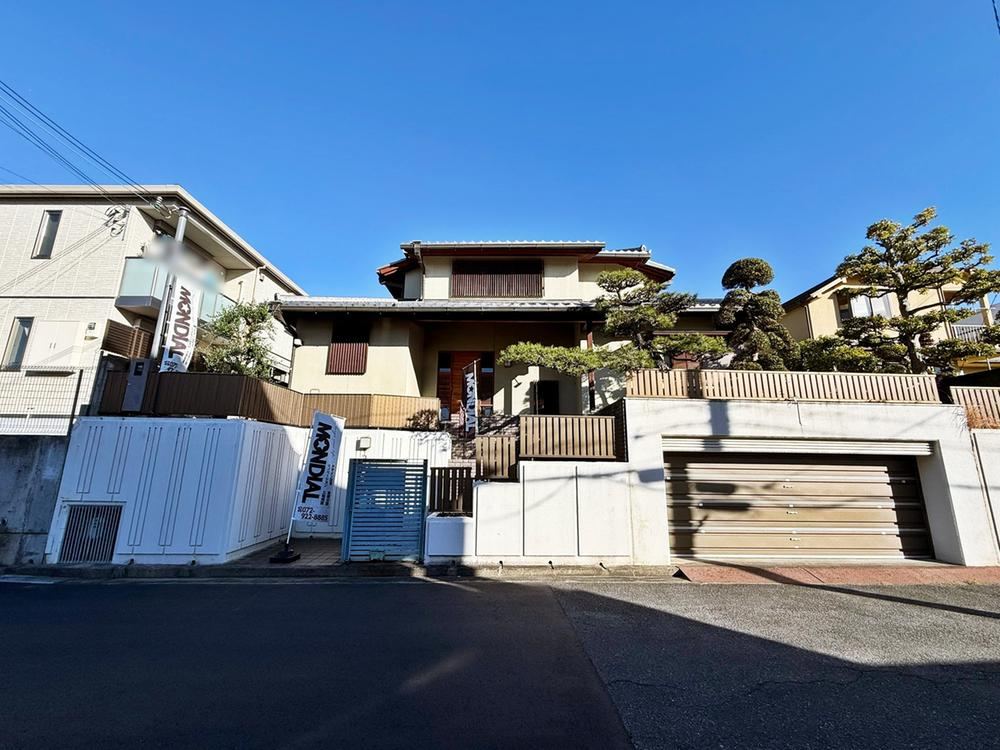 Elegant 9LDK Home in Yao with Large Garden - Photo 1