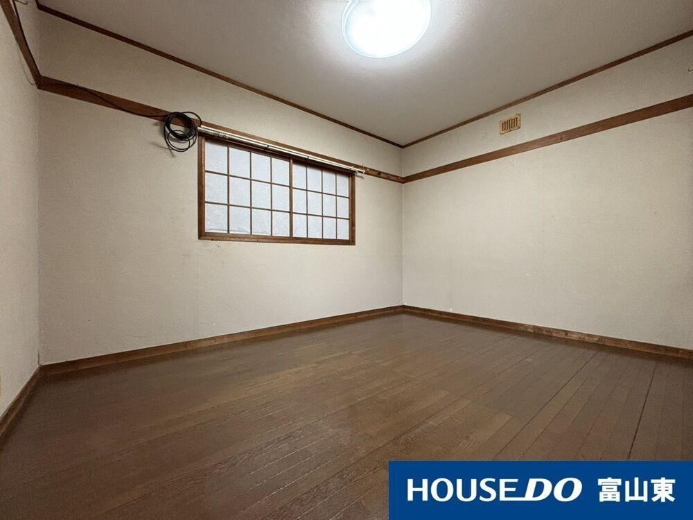 Renovated 5DK House with Garden Space - Photo 1