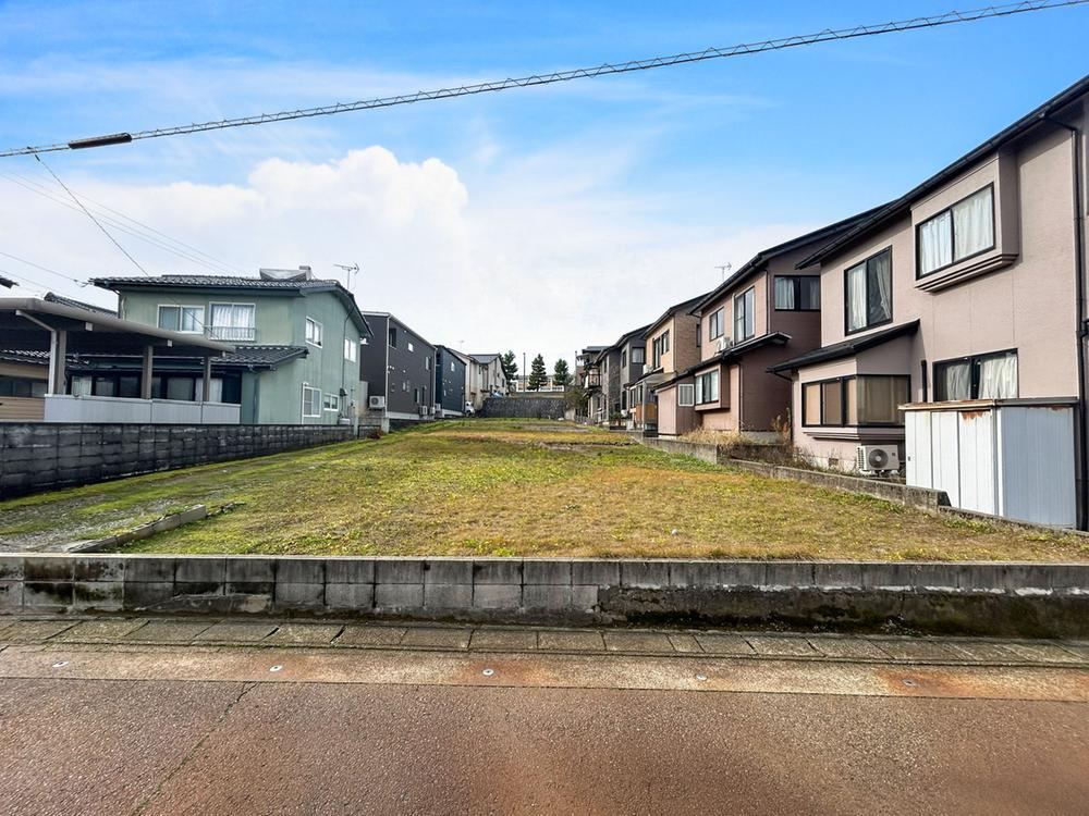 732 m² land in Uchinada, Kahoku District, Ishikawa - Photo 1
