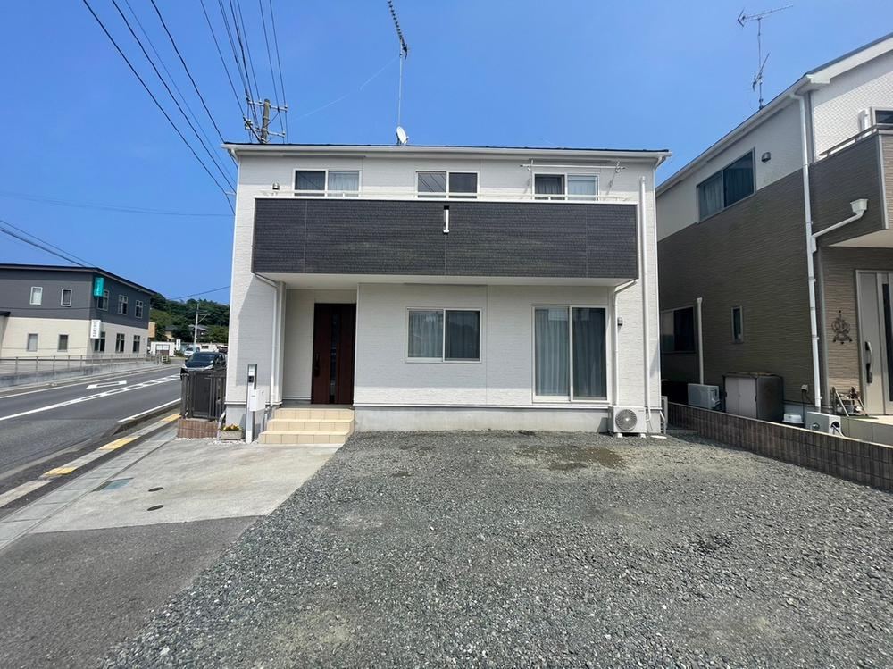 Modern 4LDK Home with Commercial Amenities in Iwaki - Photo 1