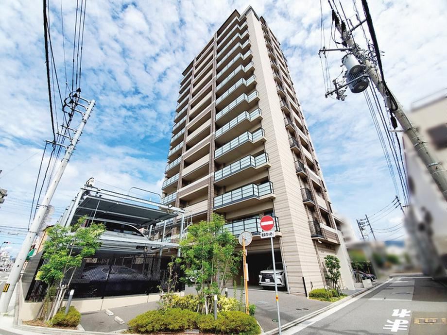2LDK apartment in Kochi, Kochi - Photo 1