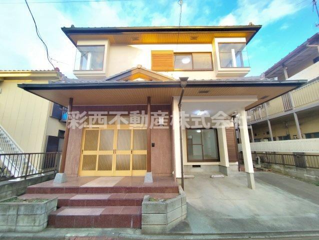 Spacious 4LDK House with Modern Amenities in Wakasa - Photo 1