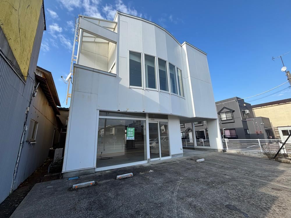 Spacious 3K Home with Potential in Nishido Town - Photo 1