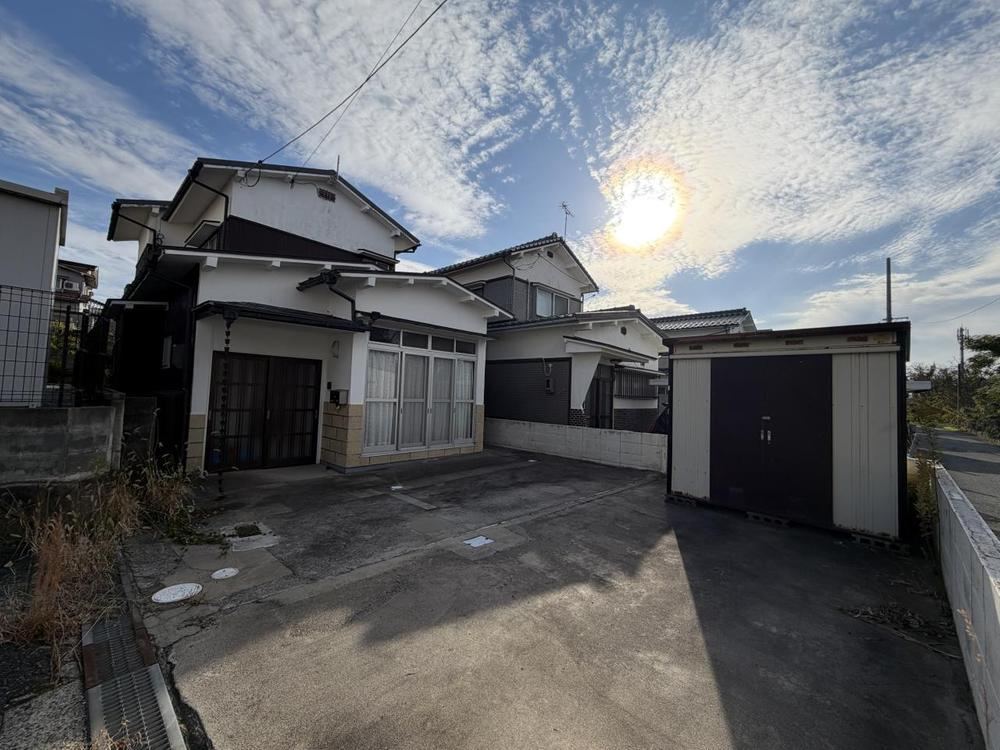 Renovated 3LDK Home in Tottori - Photo 1