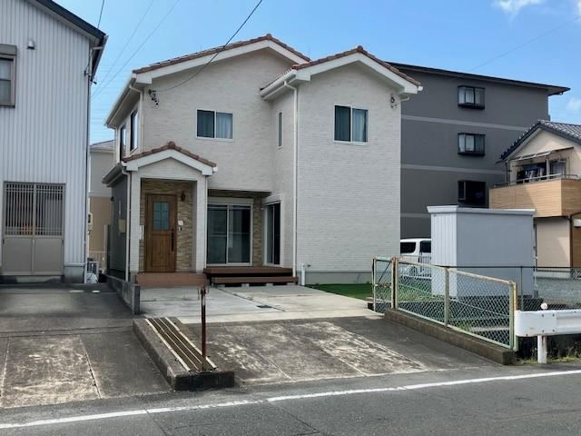 Modern 3LDK House with Solar Power System - Photo 1