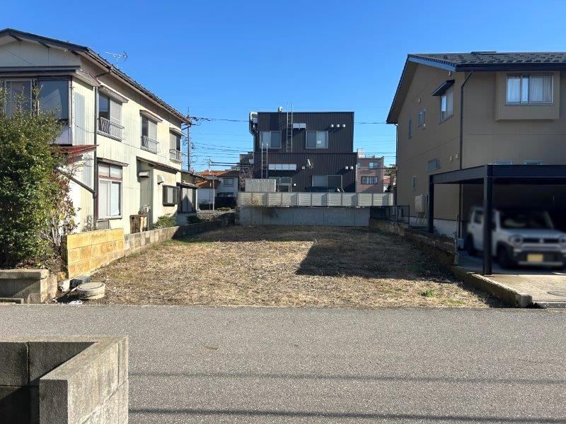 179 m² land in Kanazawa, Ishikawa - Photo 1