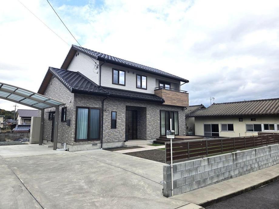 Modern 3LDK Home in Tsuyama - Photo 1