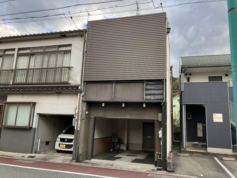 Convenient 4DK House in Asahi, Hamada - Photo 1