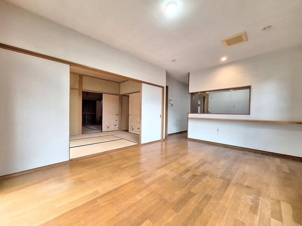 Family-Friendly 7SLDK House with Garden in Otsu - Photo 1