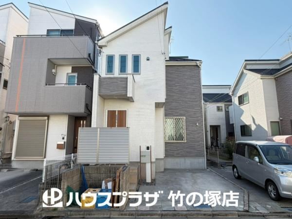 Contemporary 4LDK Home with Immediate Viewing - Photo 1