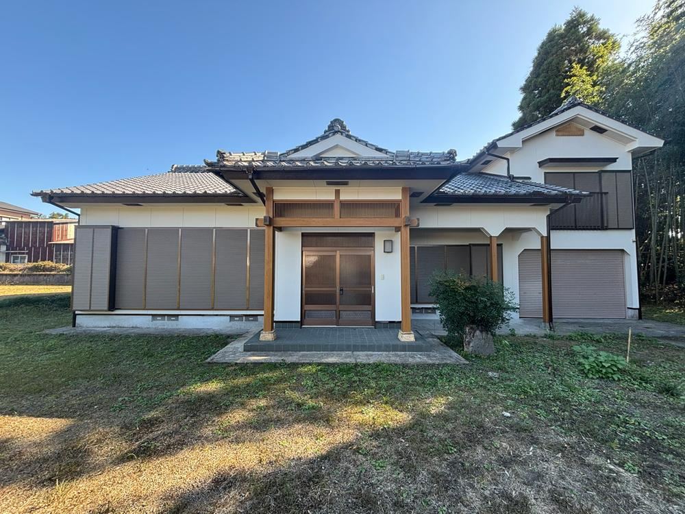 Renovated 6DK Home with Spacious Lot in Takasaki - Photo 1