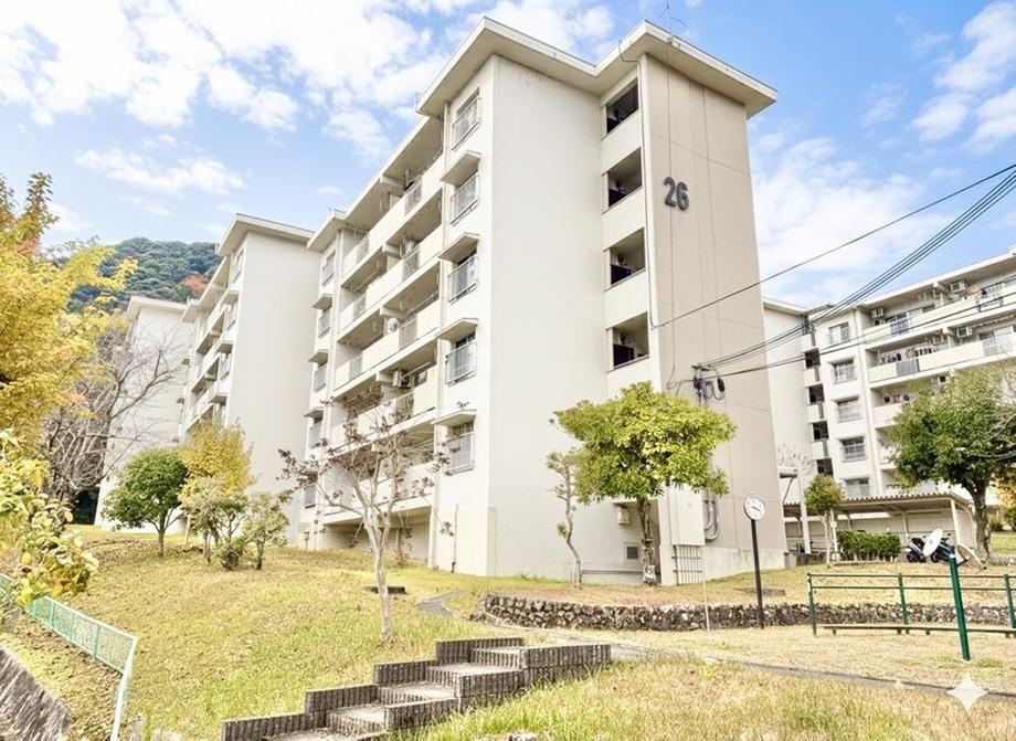 2LDK apartment in Shimamoto, Mishima District, Osaka - Photo 1